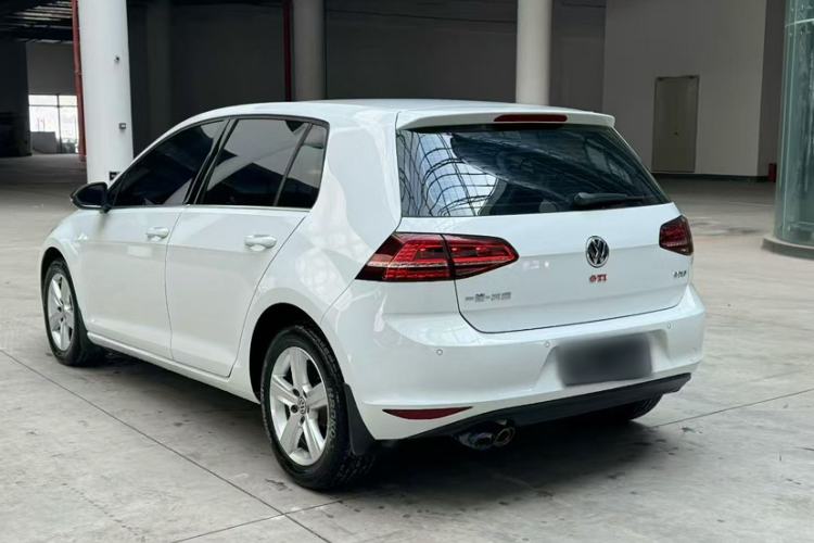 Used Volkswagen Golf 2017 230TSI Automatic Comfort Edition – Celebrating Milestone of One Million Units Exterior 6