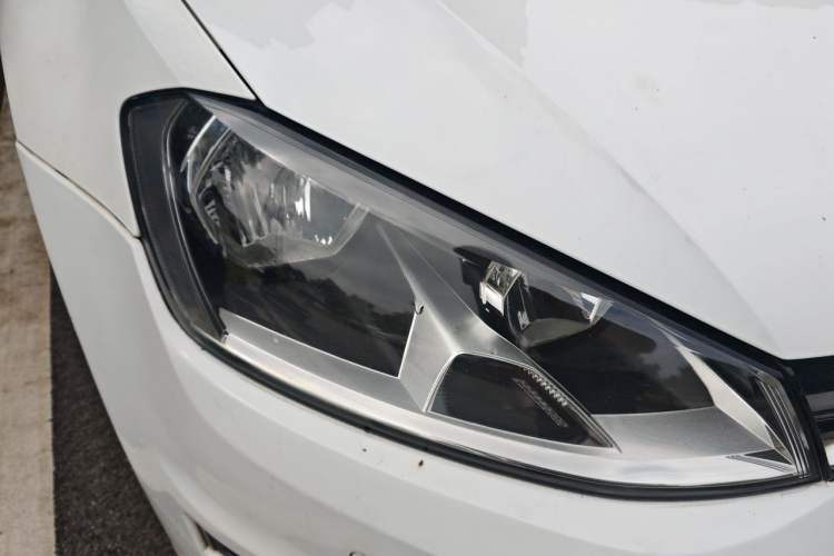 Used Volkswagen Golf 2017 230TSI Automatic Luxury Million-Vehicle Commemorative Edition Exterior 6