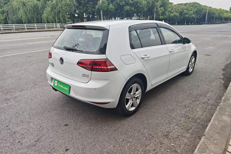 Used Volkswagen Golf 2017 230TSI Automatic Comfort Edition – Celebrating Milestone of One Million Units Exterior 6