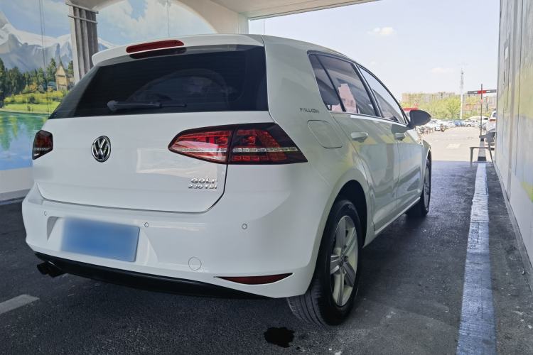 Used Volkswagen Golf 2017 230TSI Automatic Comfort Edition – Celebrating Milestone of One Million Units Exterior 6