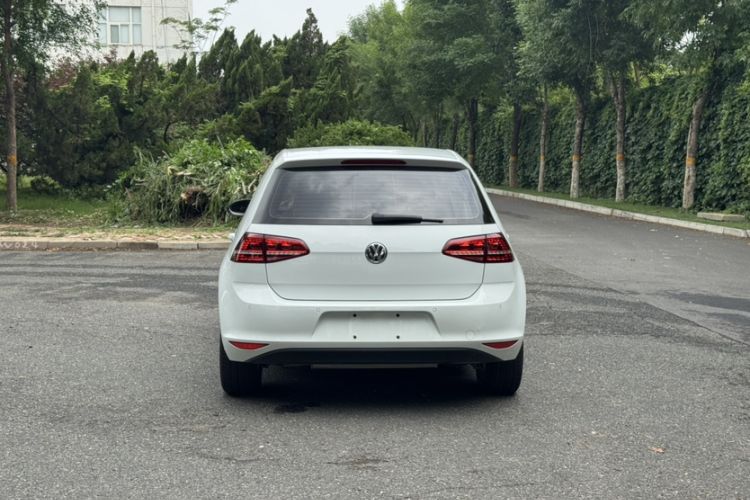 Used Volkswagen Golf 2017 1.6L Automatic Comfort Million-Vehicle Anniversary Edition Exterior 6
