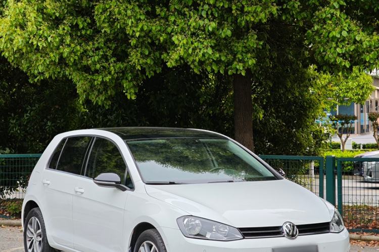 Used Volkswagen Golf 2017 230TSI Automatic Luxury Million-Vehicle Commemorative Edition Exterior 6