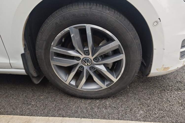 Used Volkswagen Golf 2017 230TSI Automatic Luxury Million-Vehicle Commemorative Edition Exterior 7