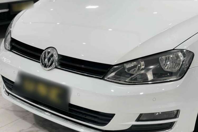 Used Volkswagen Golf 2017 1.6L Automatic Comfort Million-Vehicle Anniversary Edition Exterior 7