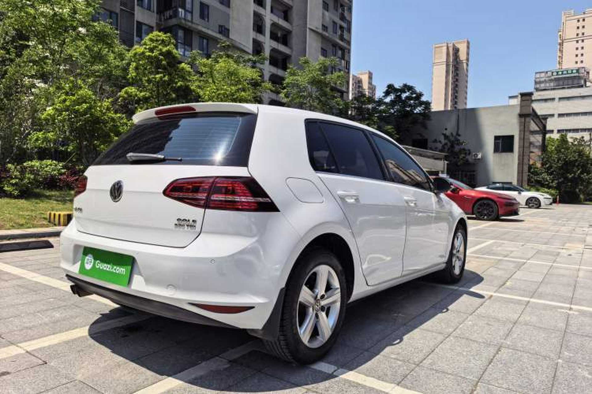 Used Volkswagen Golf 2017 230TSI Automatic Comfort Edition – Celebrating Milestone of One Million Units Exterior 8