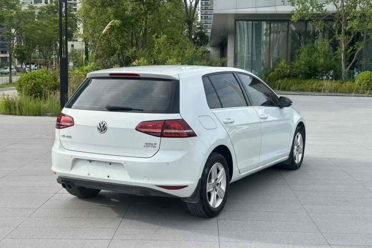 Used Volkswagen Golf 2017 230TSI Automatic Comfort Edition – Celebrating Milestone of One Million Units Exterior 8