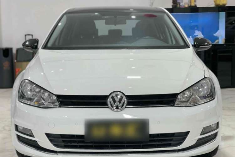 Used Volkswagen Golf 2017 1.6L Automatic Comfort Million-Vehicle Anniversary Edition Exterior 8