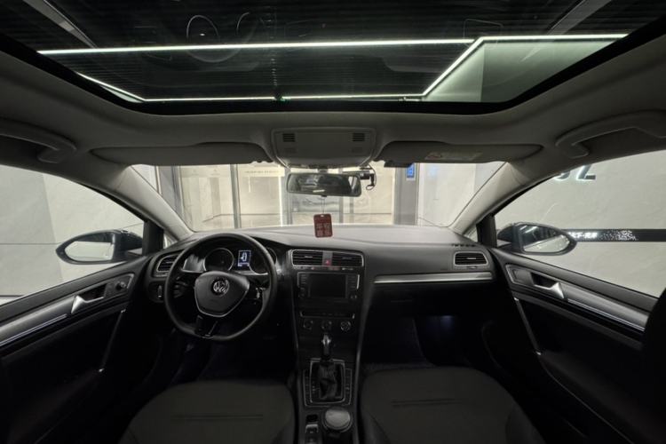 Used Volkswagen Golf 2017 230TSI Automatic Comfort Edition – Celebrating Milestone of One Million Units Exterior 9