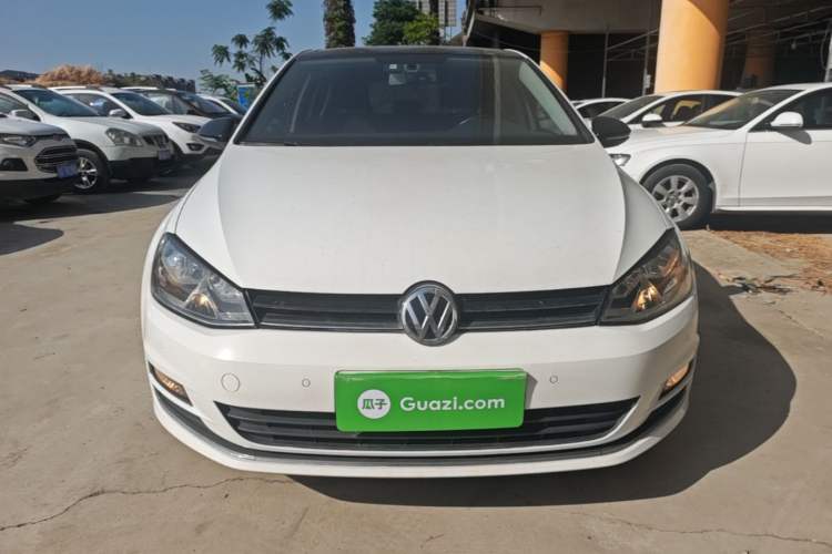 Used Volkswagen Golf 2017 230TSI Automatic Comfort Edition – Celebrating Milestone of One Million Units Front