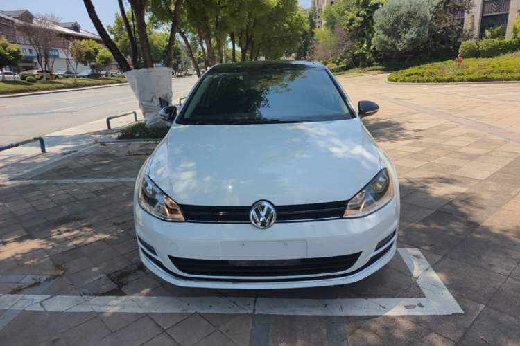 Used Volkswagen Golf 2017 230TSI Automatic Comfort Edition – Celebrating Milestone of One Million Units Front