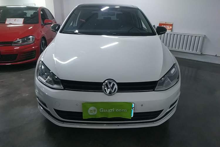 Used Volkswagen Golf 2017 1.6L Automatic Comfort Million-Vehicle Anniversary Edition Front