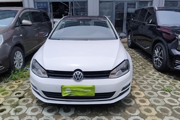 Used Volkswagen Golf 2017 230TSI Automatic Comfort Edition – Celebrating Milestone of One Million Units Front