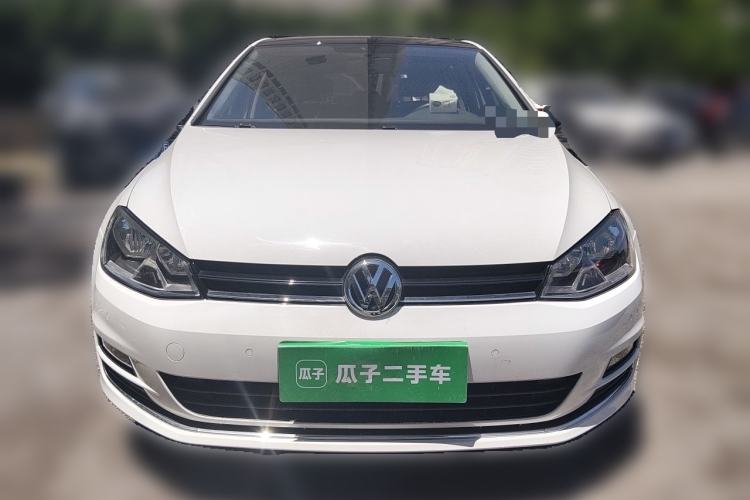 Used Volkswagen Golf 2017 1.6L Automatic Comfort Million-Vehicle Anniversary Edition Front