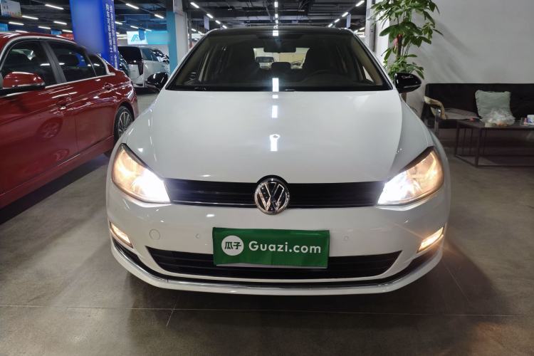 Used Volkswagen Golf 2017 230TSI Automatic Comfort Edition – Celebrating Milestone of One Million Units Front