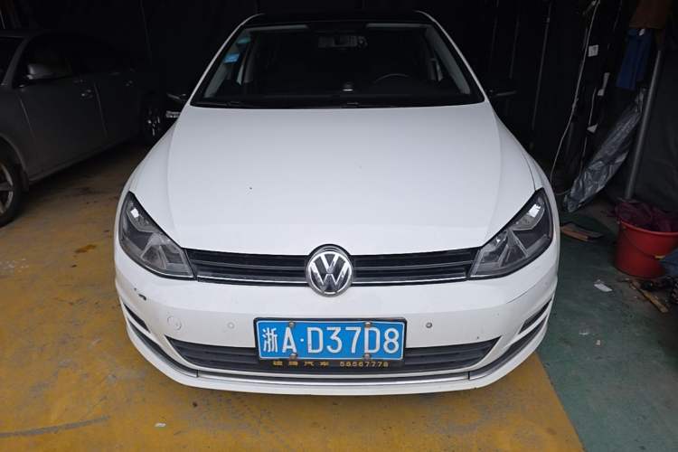 Used Volkswagen Golf 2017 230TSI Automatic Comfort Edition – Celebrating Milestone of One Million Units Front