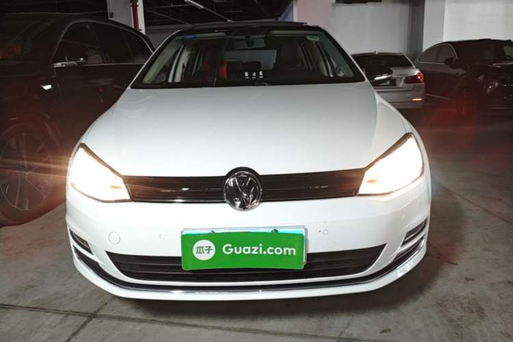 Used Volkswagen Golf 2017 230TSI Automatic Comfort Edition – Celebrating Milestone of One Million Units Front