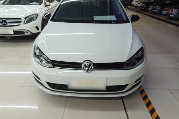 Used Volkswagen Golf 2017 230TSI Automatic Comfort Edition – Celebrating Milestone of One Million Units Front