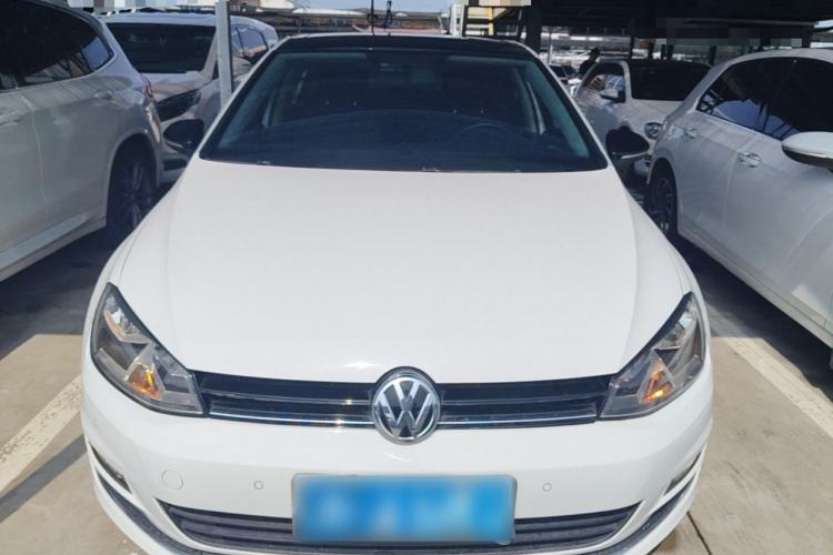Used Volkswagen Golf 2017 1.6L Automatic Comfort Million-Vehicle Anniversary Edition Front