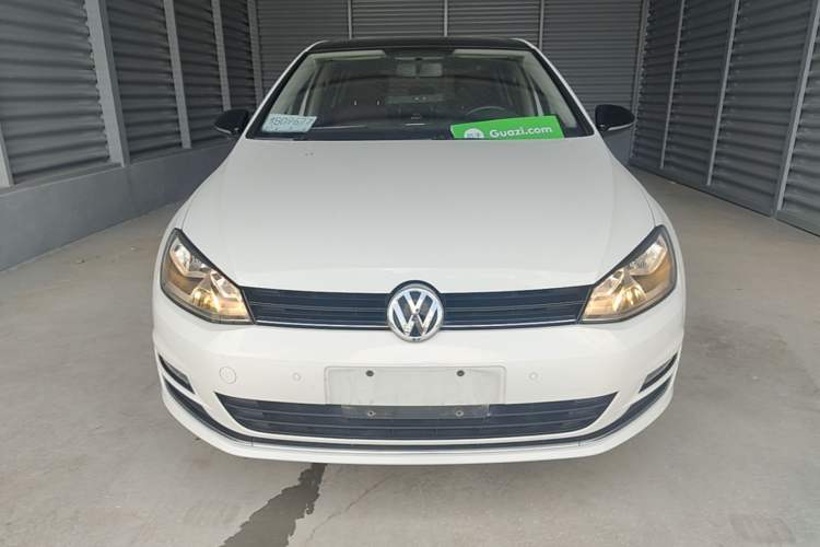 Used Volkswagen Golf 2017 1.6L Automatic Comfort Million-Vehicle Anniversary Edition Front