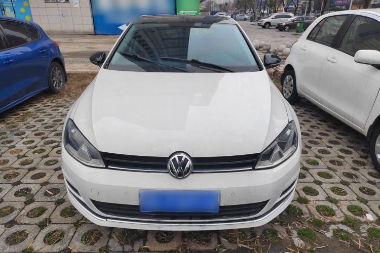 Used Volkswagen Golf 2017 1.6L Automatic Comfort Million-Vehicle Anniversary Edition Front