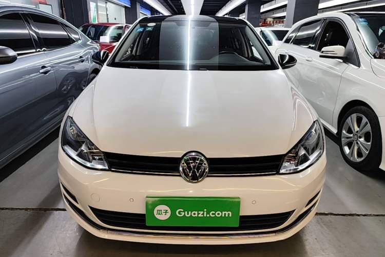 Used Volkswagen Golf 2017 230TSI Automatic Comfort Edition – Celebrating Milestone of One Million Units Front