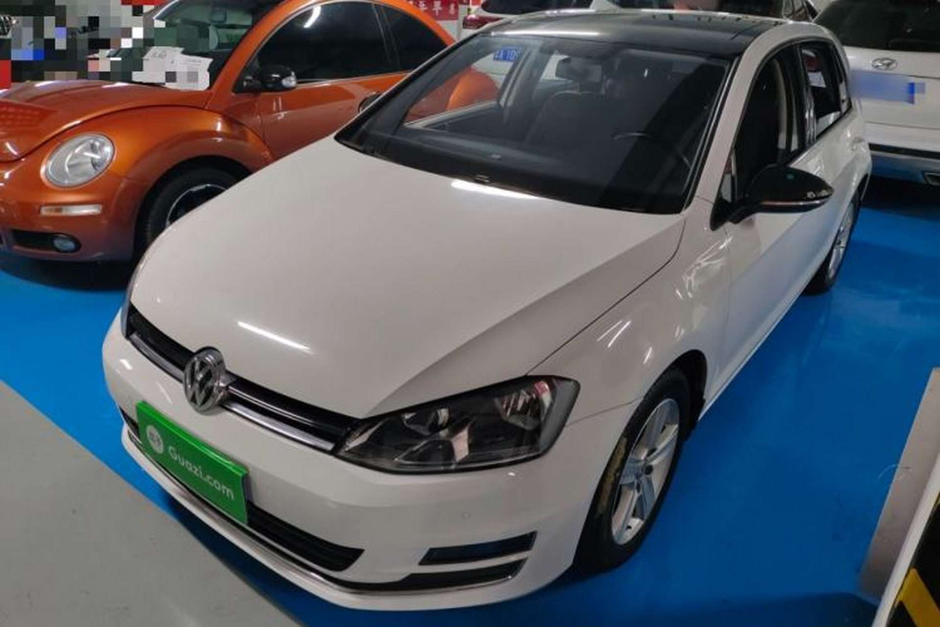Used Volkswagen Golf 2017 1.6L Automatic Comfort Million-Vehicle Anniversary Edition Front Left 45 Deg