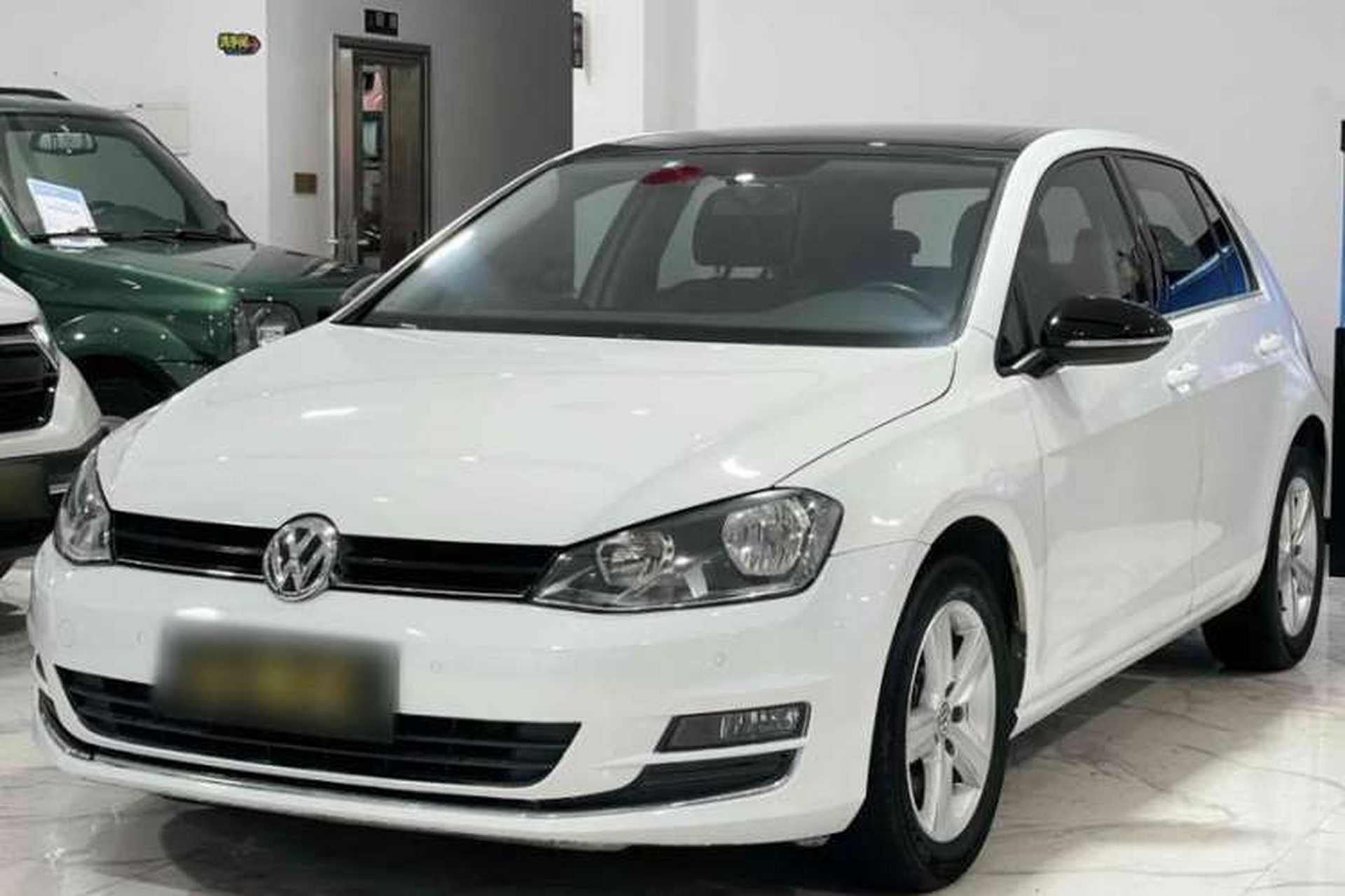 Used Volkswagen Golf 2017 1.6L Automatic Comfort Million-Vehicle Anniversary Edition Front Left 45 Deg