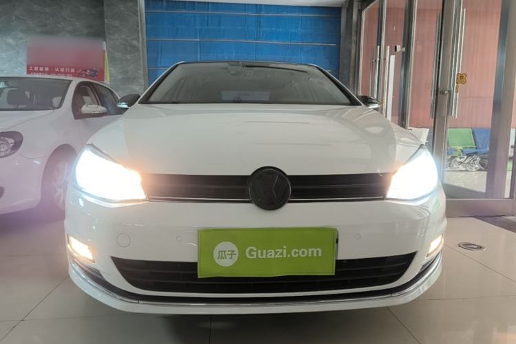 Used Volkswagen Golf 2017 1.6L Automatic Comfort Million-Vehicle Anniversary Edition Front
