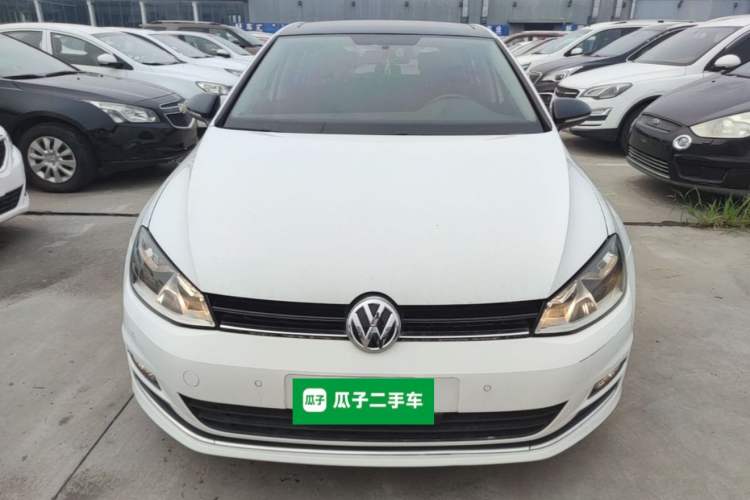Used Volkswagen Golf 2017 1.6L Automatic Comfort Million-Vehicle Anniversary Edition Front