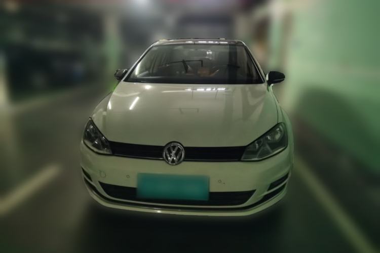 Used Volkswagen Golf 2017 1.6L Automatic Comfort Million-Vehicle Anniversary Edition Front