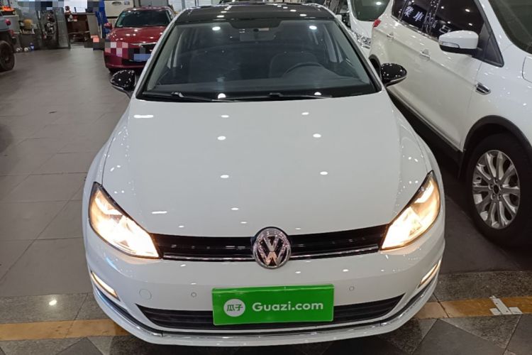 Used Volkswagen Golf 2017 1.6L Automatic Comfort Million-Vehicle Anniversary Edition Front