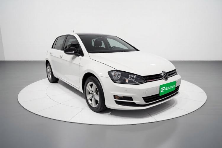 Used Volkswagen Golf 2017 230TSI Automatic Comfort Edition – Celebrating Milestone of One Million Units Front Right 45 Deg