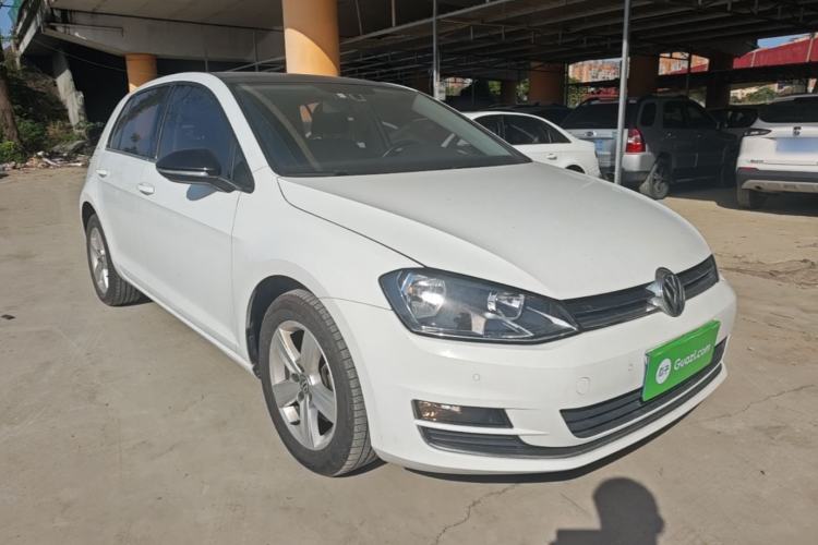 Used Volkswagen Golf 2017 230TSI Automatic Comfort Edition – Celebrating Milestone of One Million Units Front Right 45 Deg