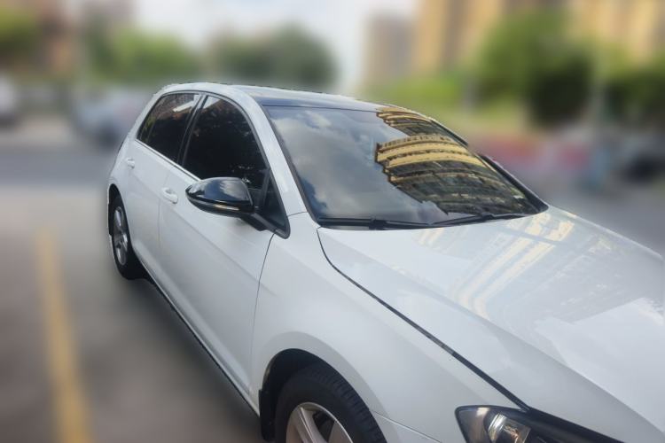 Used Volkswagen Golf 2017 230TSI Automatic Comfort Edition – Celebrating Milestone of One Million Units Front Right 45 Deg