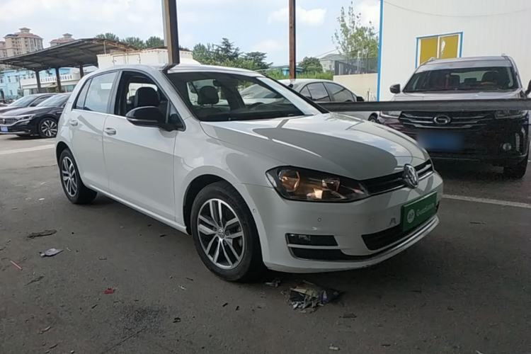 Used Volkswagen Golf 2017 230TSI Automatic Luxury Million-Vehicle Commemorative Edition Front Right 45 Deg