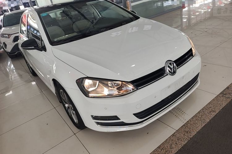 Used Volkswagen Golf 2017 230TSI Automatic Luxury Million-Vehicle Commemorative Edition Front Right 45 Deg