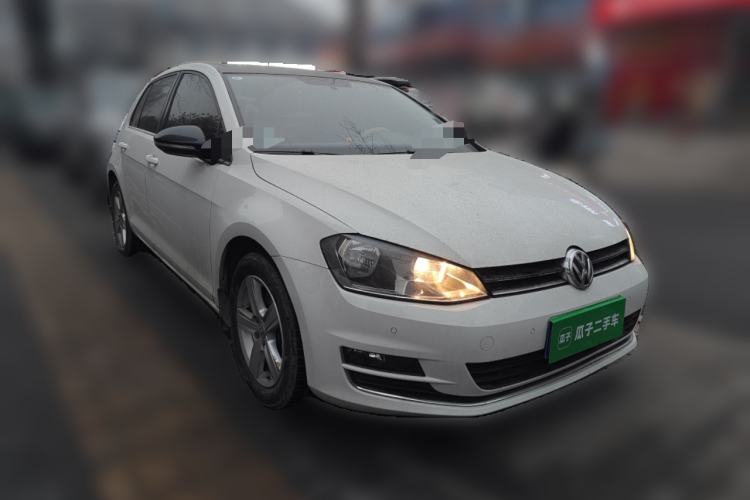 Used Volkswagen Golf 2017 1.6L Automatic Comfort Million-Vehicle Anniversary Edition Front Right 45 Deg