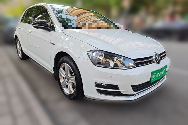Used Volkswagen Golf 2017 230TSI Automatic Comfort Edition – Celebrating Milestone of One Million Units Front Right 45 Deg