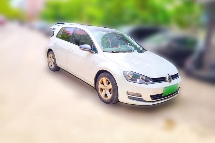 Used Volkswagen Golf 2017 1.6L Automatic Comfort Million-Vehicle Anniversary Edition Front Right 45 Deg