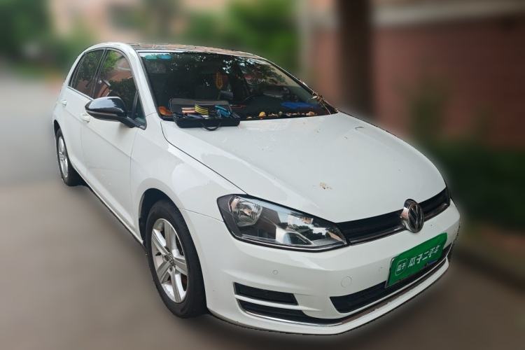 Used Volkswagen Golf 2017 1.6L Automatic Comfort Million-Vehicle Anniversary Edition Front Right 45 Deg
