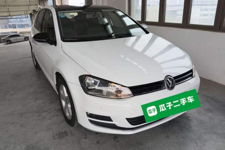 Used Volkswagen Golf 2017 230TSI Automatic Comfort Edition – Celebrating Milestone of One Million Units Front Right 45 Deg