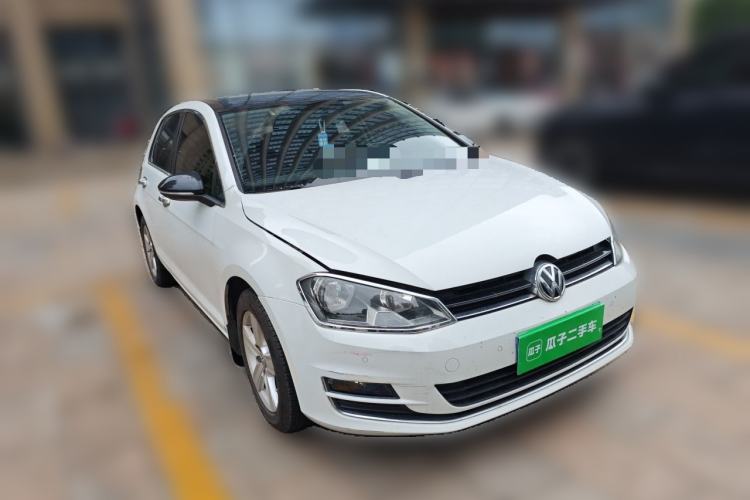 Used Volkswagen Golf 2017 230TSI Automatic Comfort Edition – Celebrating Milestone of One Million Units Front Right 45 Deg