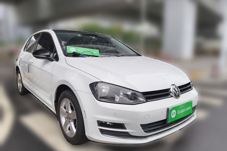 Used Volkswagen Golf 2017 230TSI Automatic Comfort Edition – Celebrating Milestone of One Million Units Front Right 45 Deg