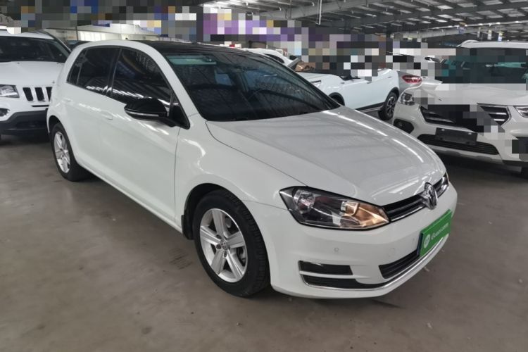 Used Volkswagen Golf 2017 1.6L Automatic Comfort Million-Vehicle Anniversary Edition Front Right 45 Deg
