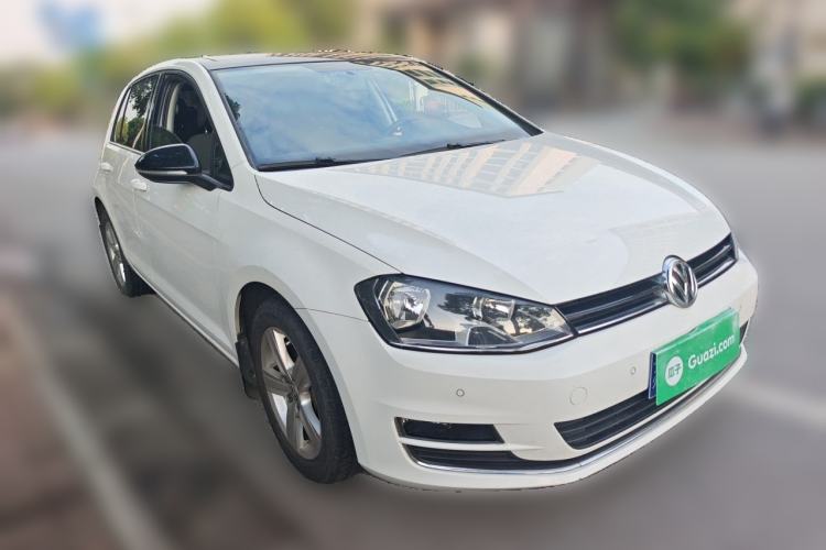 Used Volkswagen Golf 2017 1.6L Automatic Comfort Million-Vehicle Anniversary Edition Front Right 45 Deg
