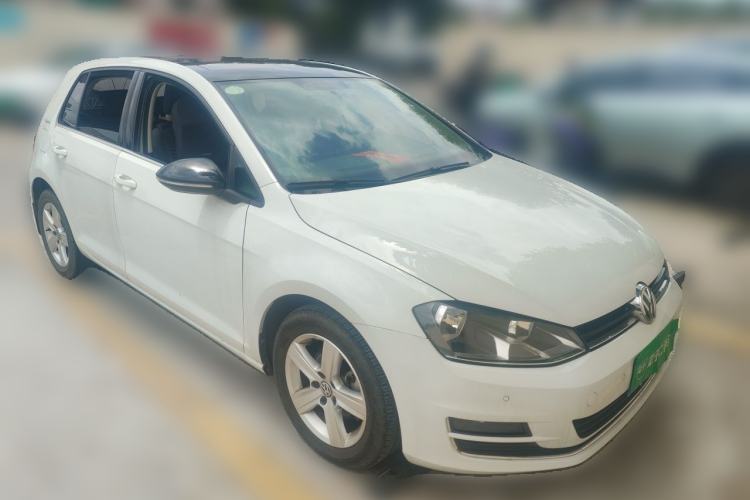Used Volkswagen Golf 2017 230TSI Automatic Comfort Edition – Celebrating Milestone of One Million Units Front Right 45 Deg