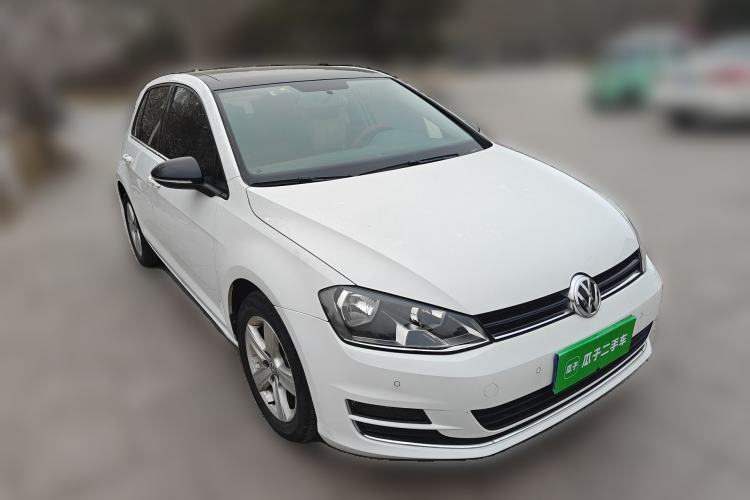 Used Volkswagen Golf 2017 230TSI Automatic Comfort Edition – Celebrating Milestone of One Million Units Front Right 45 Deg