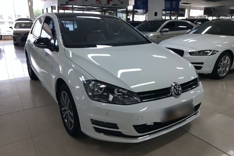 Used Volkswagen Golf 2017 230TSI Automatic Luxury Million-Vehicle Commemorative Edition Front Right 45 Deg