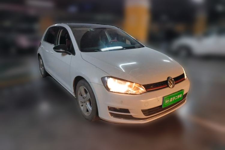 Used Volkswagen Golf 2017 230TSI Automatic Comfort Edition – Celebrating Milestone of One Million Units Front Right 45 Deg