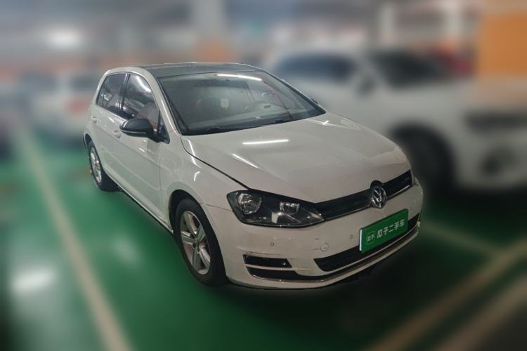 Used Volkswagen Golf 2017 230TSI Automatic Comfort Edition – Celebrating Milestone of One Million Units Front Right 45 Deg